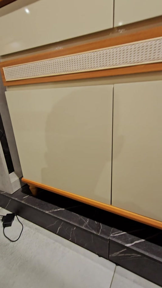 Aparador Buffet 4 Portas 4 Gavetas com Pés em Madeira Maciça Dublin