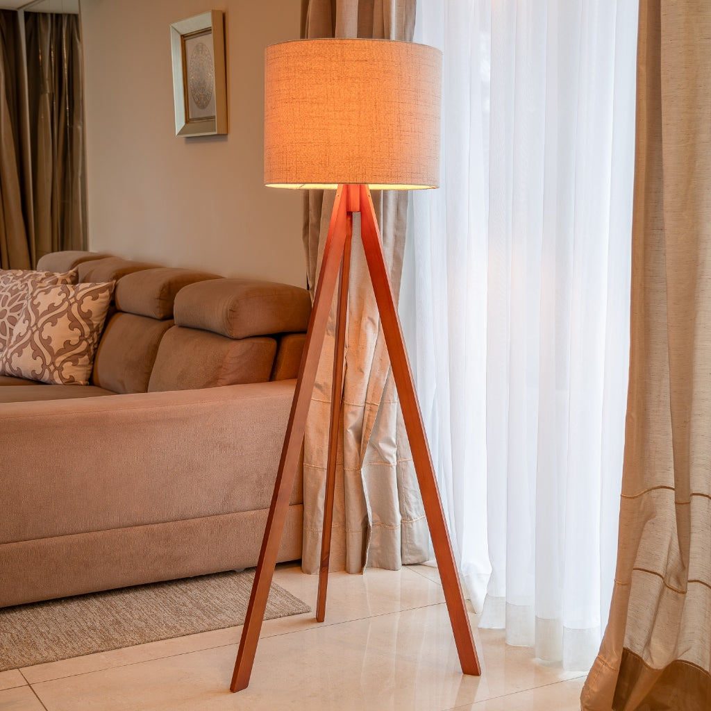 Abajur De Chão Tripé 1,50 Cm Completo Com Cúpula Tecido Linho E Fiação Luminária De Piso Para Sala